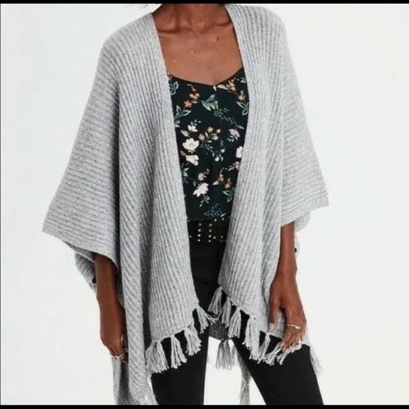 American Eagle 🦅 Poncho Cardigan Sweater - Picture 3 of 7